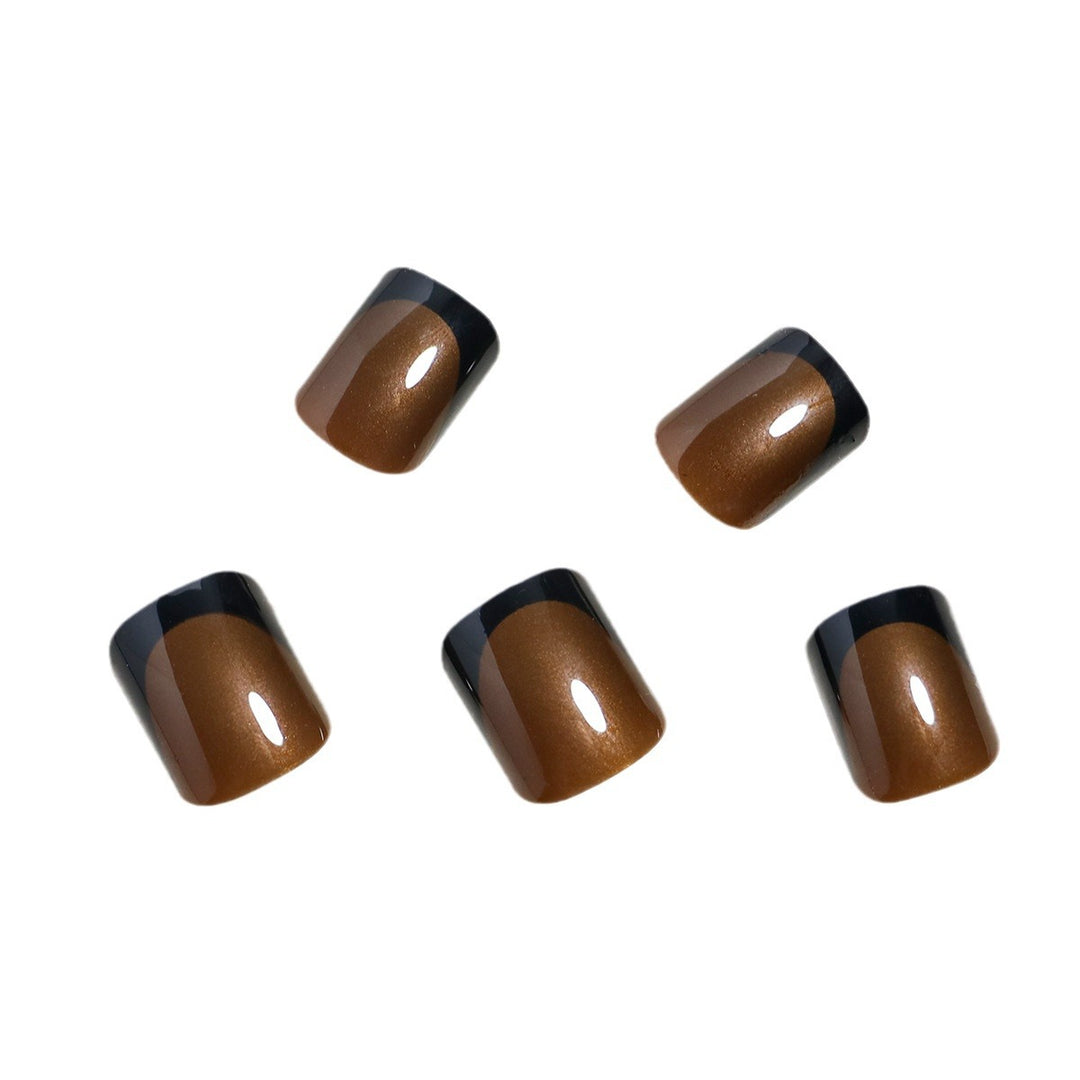 Elegante French Tip Press-On Nägel Karnz