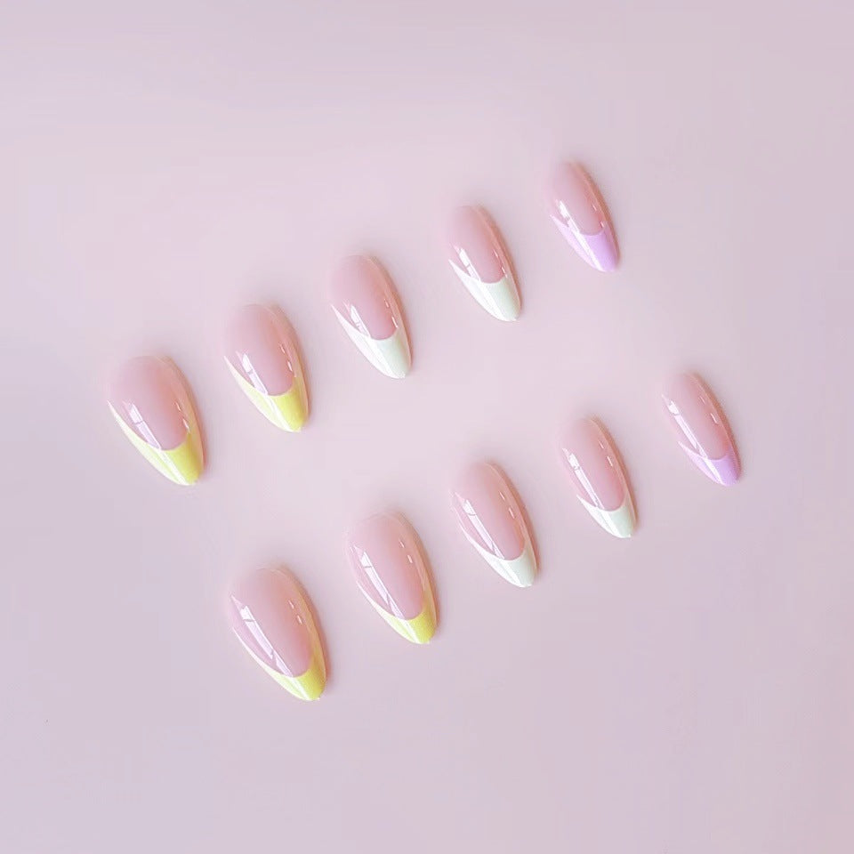 Kunstnagelset im modernen Farbverlauf Design Karnz