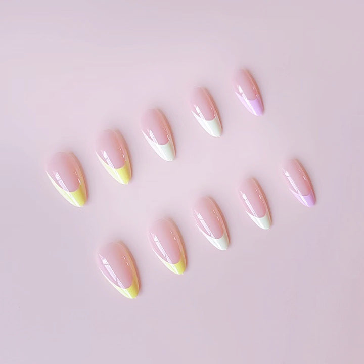 Kunstnagelset im modernen Farbverlauf Design Karnz