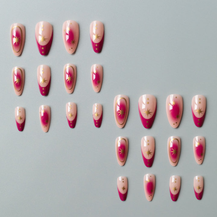 Elegante mit Sternen verzierte Gel-Nagelkunst