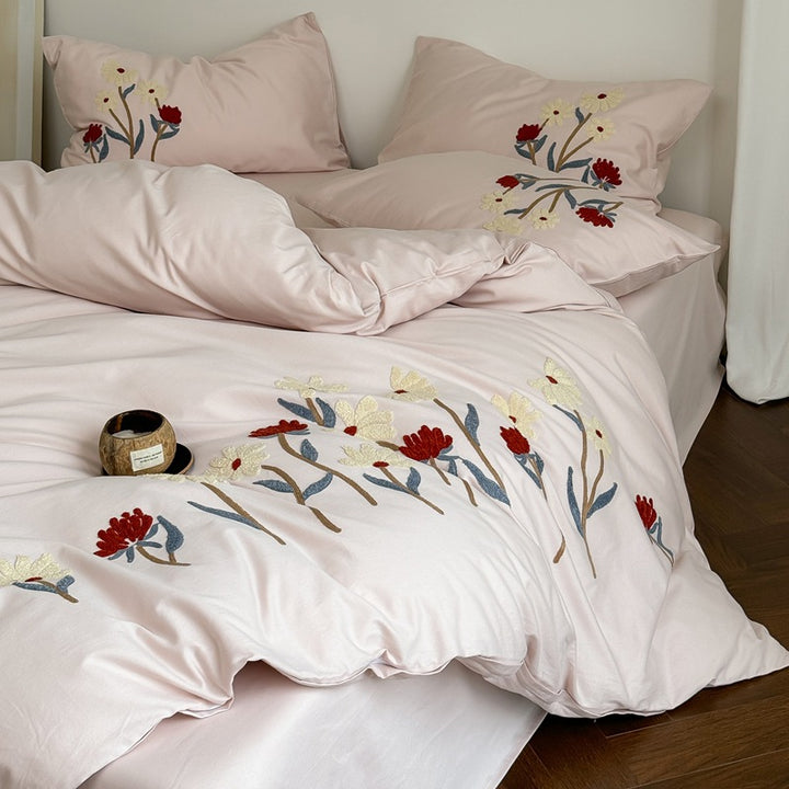Bestickte botanische Baumwoll-Percale-Bettwäsche mit Applikationsblumen und Umschlagkissenbezügen