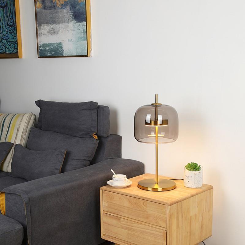 Moderne Glas Tischlampe mit goldenen Akzenten