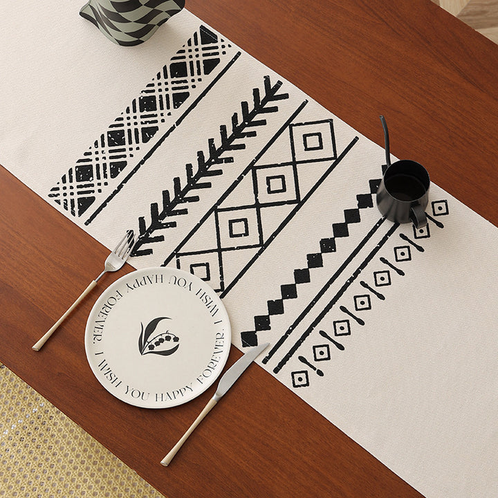 Gewebter Tischläufer im Boho-Stil mit Fransen und geometrischem Ethno-Print Karnz