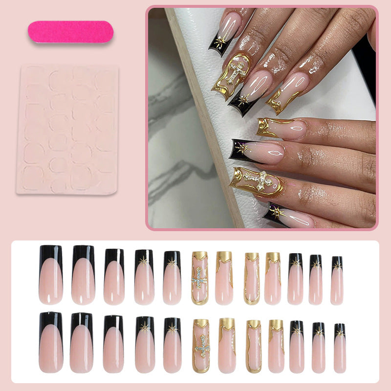Designer Kunstnagelset mit glamourösen Verzierungen Karnz