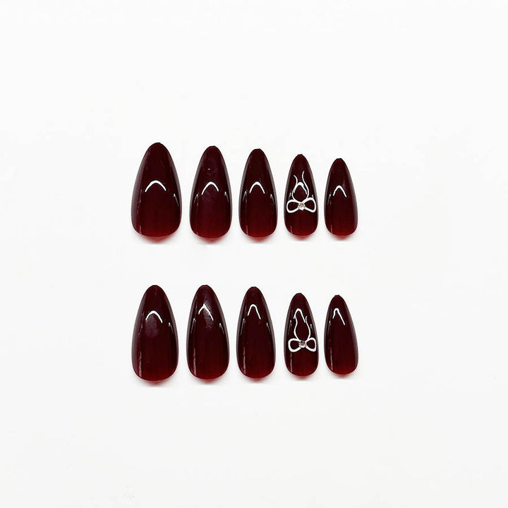 Elegante Stiletto Press-On Nagelerweiterungen Karnz