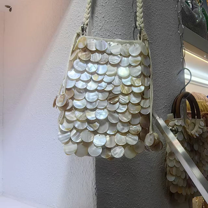 Elegante Muschel-verzierte Umhängetasche Karnz