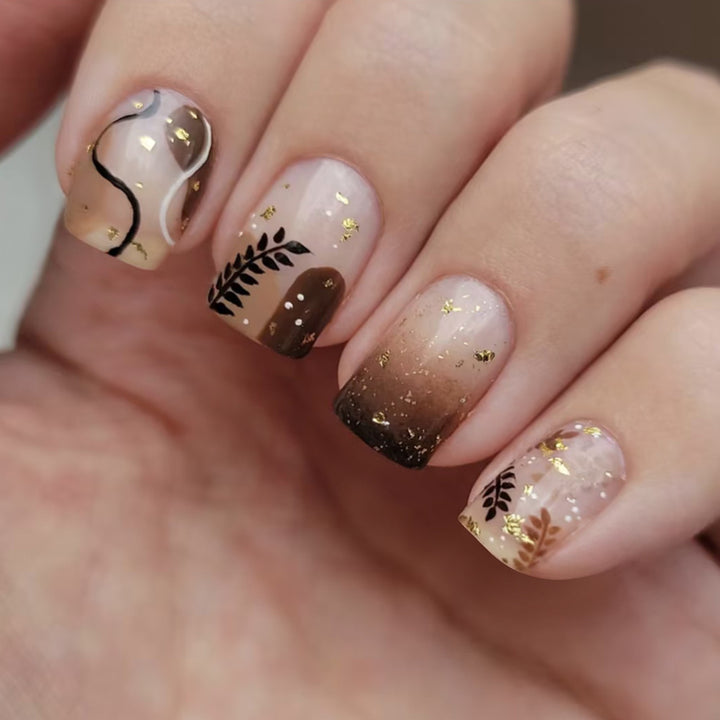 Künstlerisches Press-On Nail Art Set Karnz