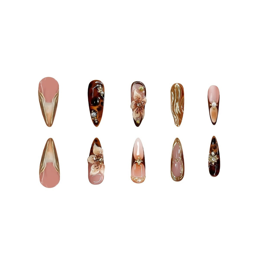 Dekorative Nagelkunst Karnz