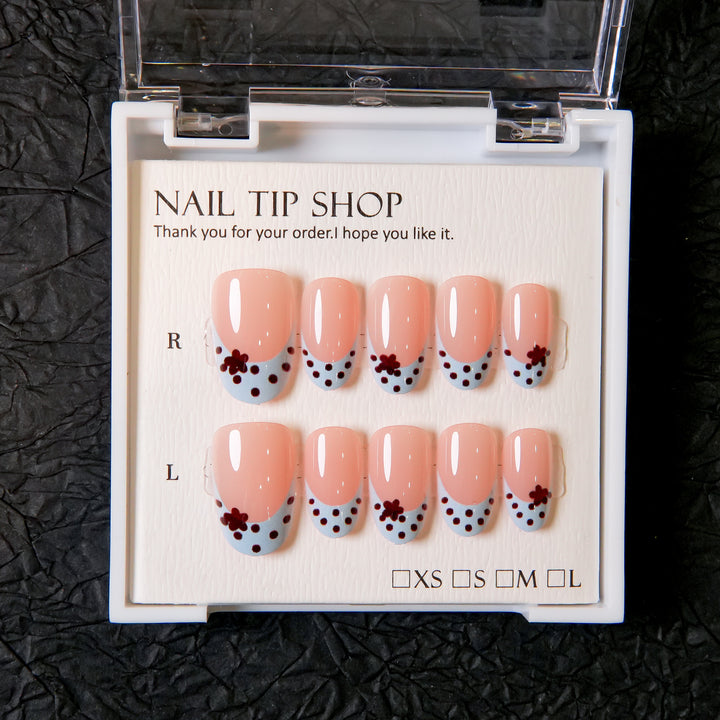 Dekorative Press-On Nageltips mit Blumenmustern