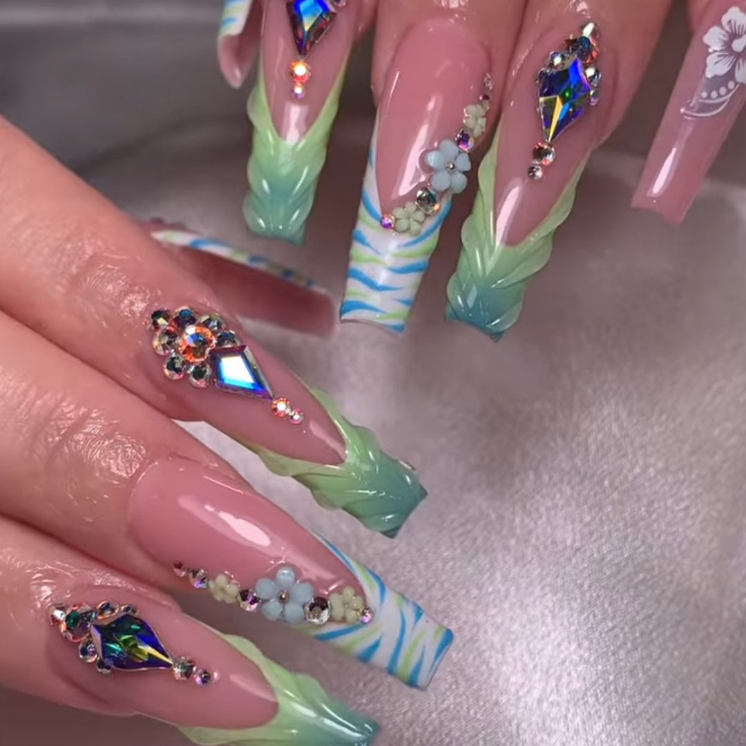 Glamouröse 3D Blumeneffekt Press-On Nagelverlängerungen Karnz