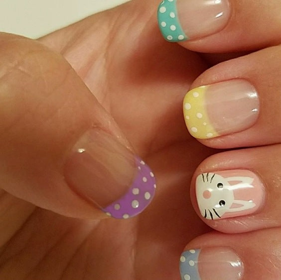 Kreative thematische Nagelkunst-Verstärkungen Karnz