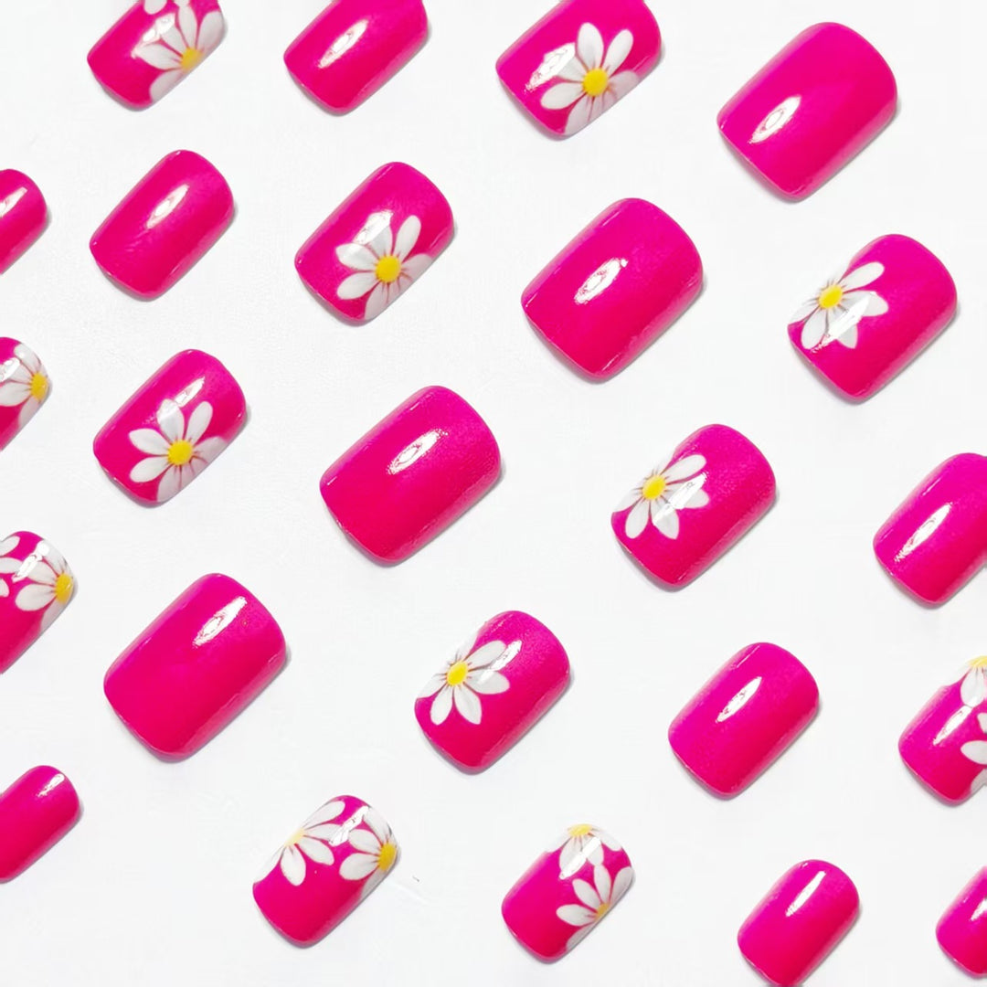 Kunstnägel mit Floralen Motiven Karnz