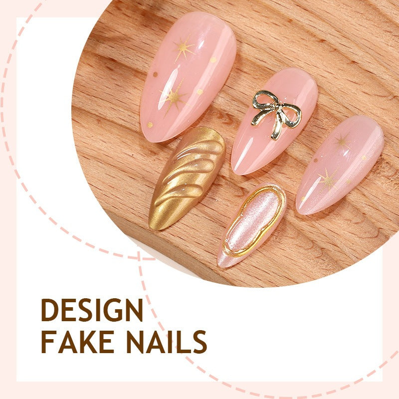 Kunstnagelset mit luxuriösen Designs und glamourösen Akzenten Karnz