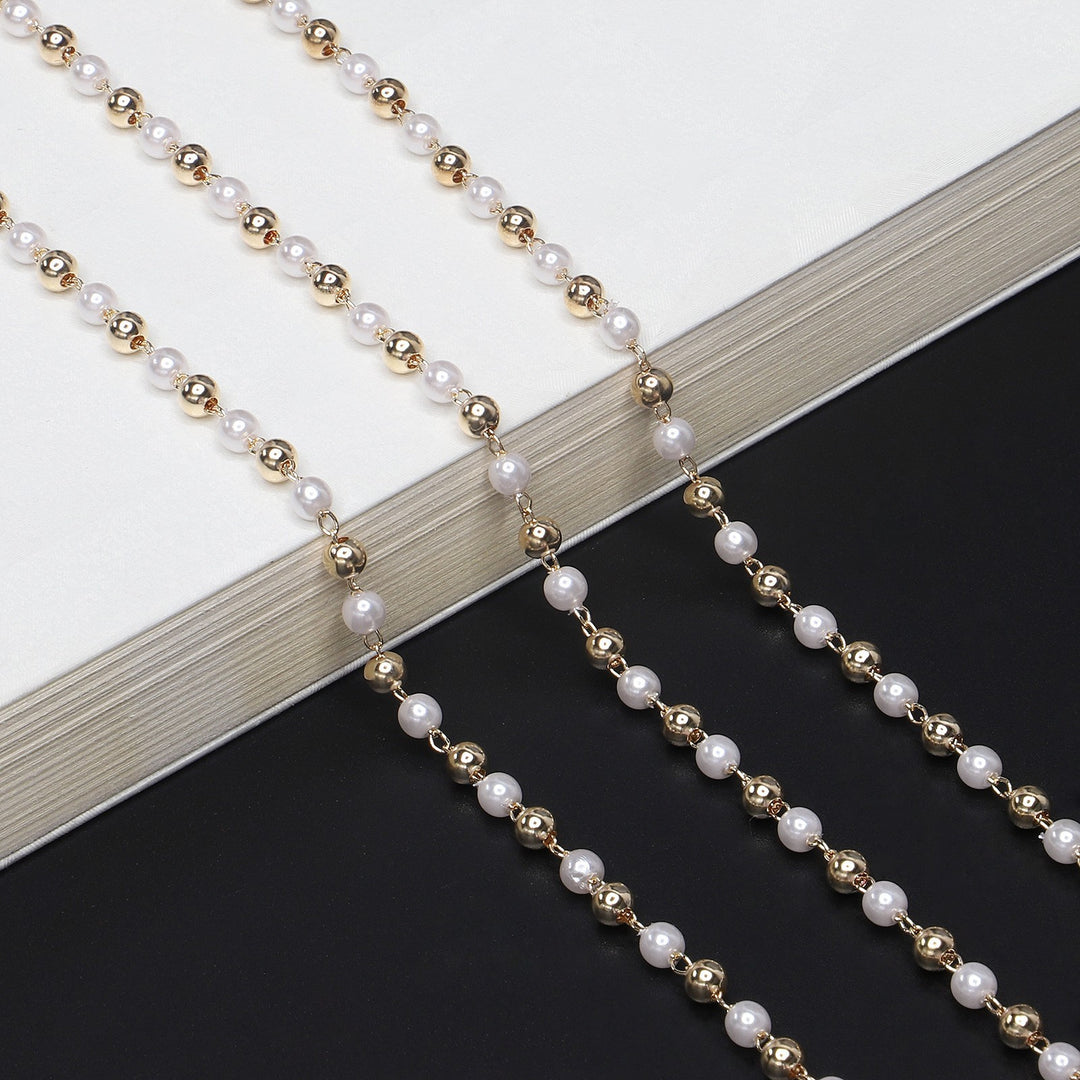 Eleganter herzförmiger Perlenkette Brillenhalter Karnz