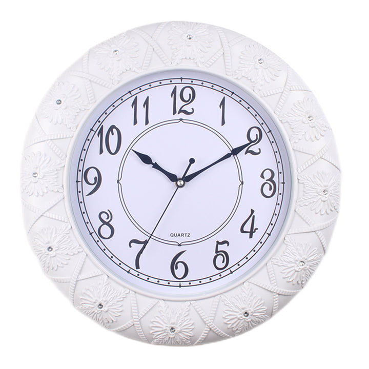 Elegante Wanduhr mit Filigranem Blumendesign Karnz