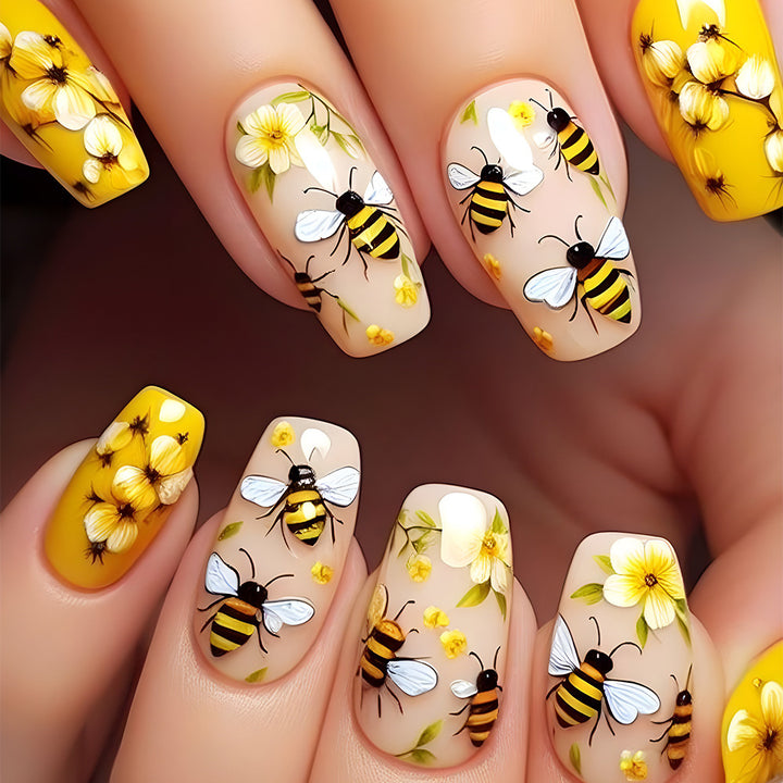 Kunstfingernägel mit Bienen- und Blumenmotiv Karnz