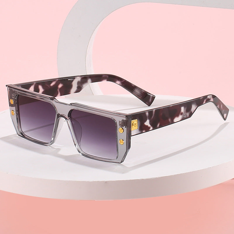 Damen modische klare Brille mit goldenen Akzenten Karnz
