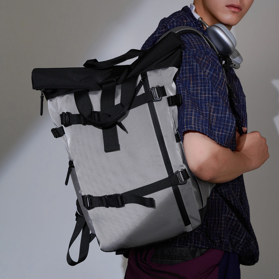 Stylischer Roll-Top Abenteuer-Rucksack Karnz