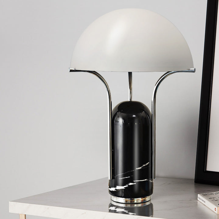 Moderne skulpturale Tischlampe mit Marmorbasis