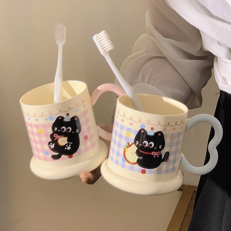 Keramiktasse mit Verspieltem Katzenmotiv Karnz