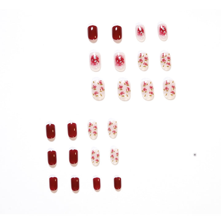 Kunstvolle Nagelkunst mit elegantem Blumendesign Karnz