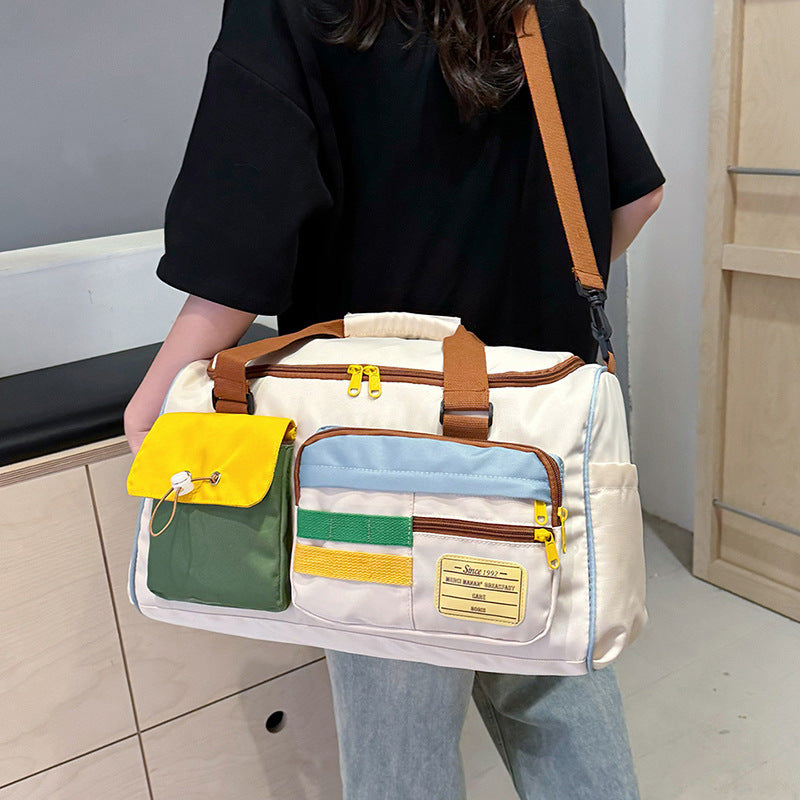 Geräumige Reisetasche mit mehreren Taschen Karnz