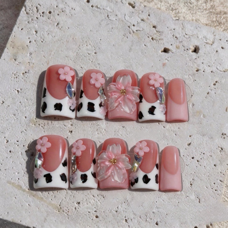 Stylische Press-On Nagelkunst