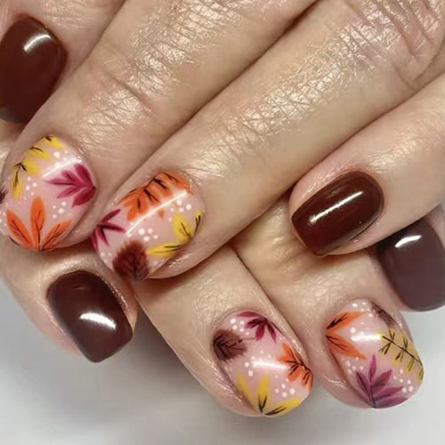 Herbst-inspirierte Press-On Nagelkunst Karnz