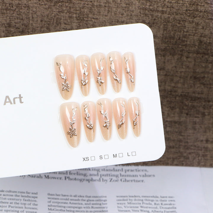 Künstlerisches Acryl Press-On-Nagel-Set mit floralen Verzierungen Karnz