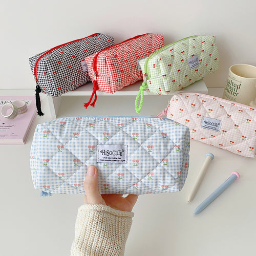 Quilted Cherry Print Stiftetui Karnz