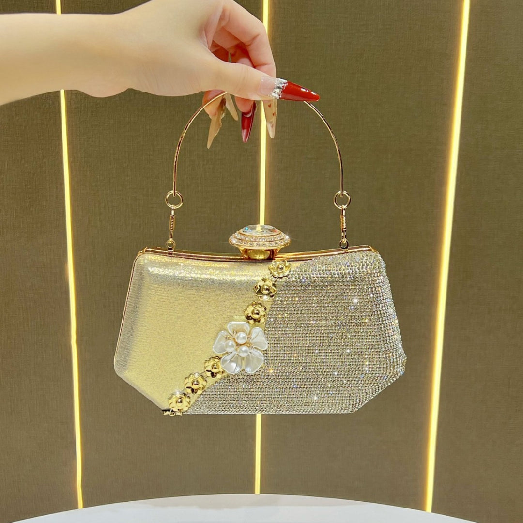 Glamouröse Clutch-Tasche mit Strassbesatz