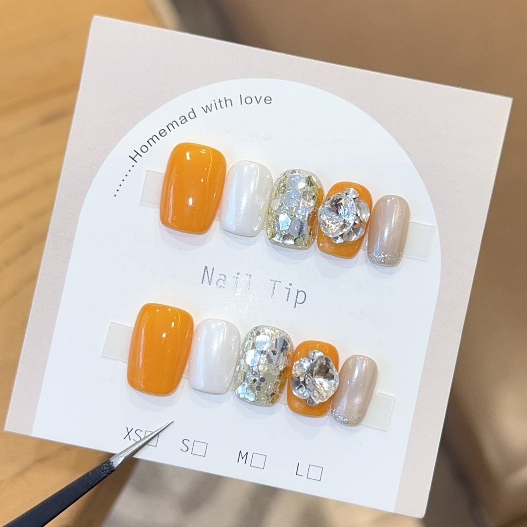 Kunstnagel Set mit Funkelnden Akzenten und Kreativen Designs Karnz