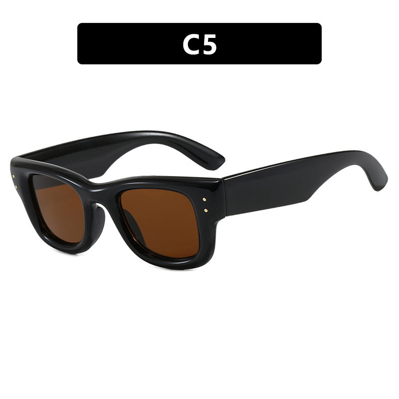 Damen modische Sonnenbrille mit breitem, elegantem Rahmen und schützendem UV-Filter Karnz