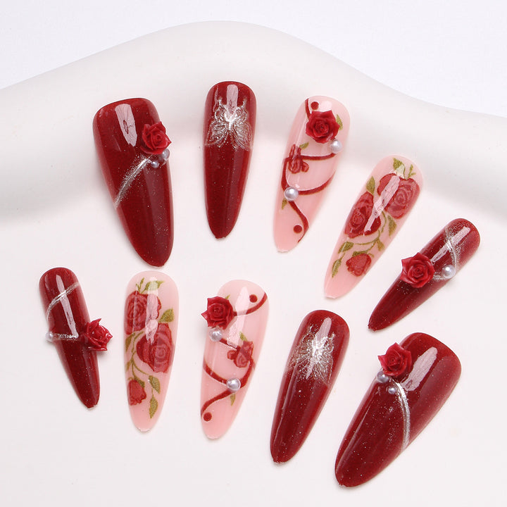 Romantisches Floral Press-On Nagelset Karnz