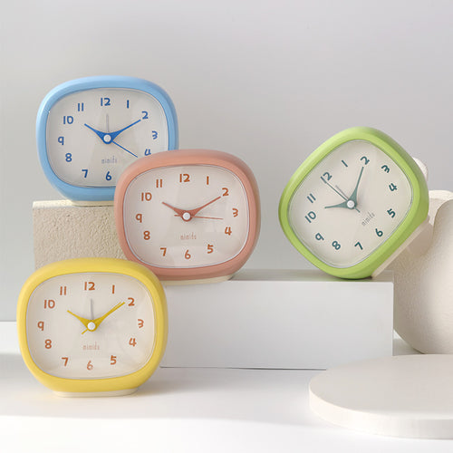 Tischuhr Im Modernen Retro-Design Karnz