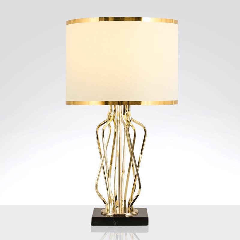 Elegante skulpturale Tischlampe