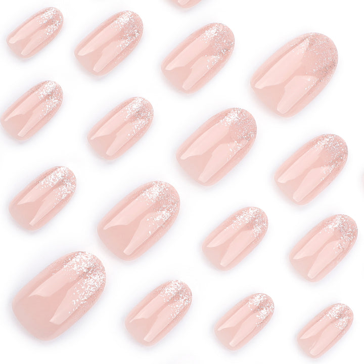Glitzernde Nagelverlängerungen mit elegantem Farbverlauf Karnz