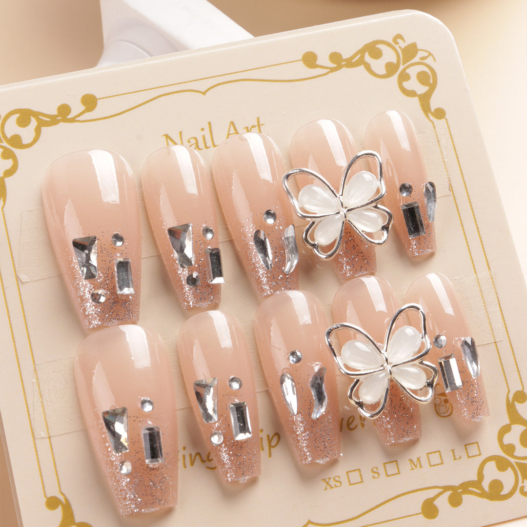 Glamouröse Schmetterlings-verzierte Press-On Nagelkunst Karnz