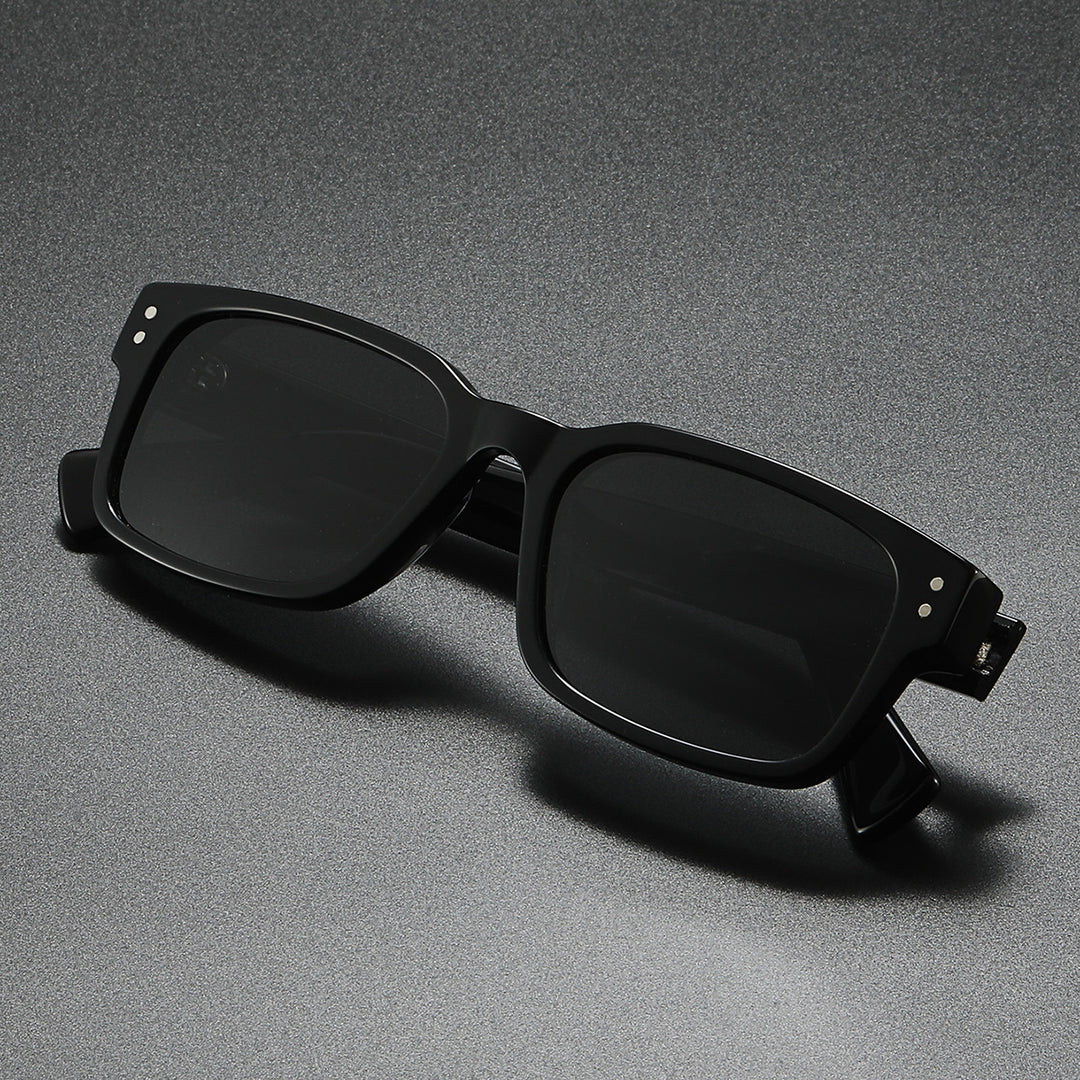 Damen Sonnenbrille im modernen, minimalistischen Design Karnz