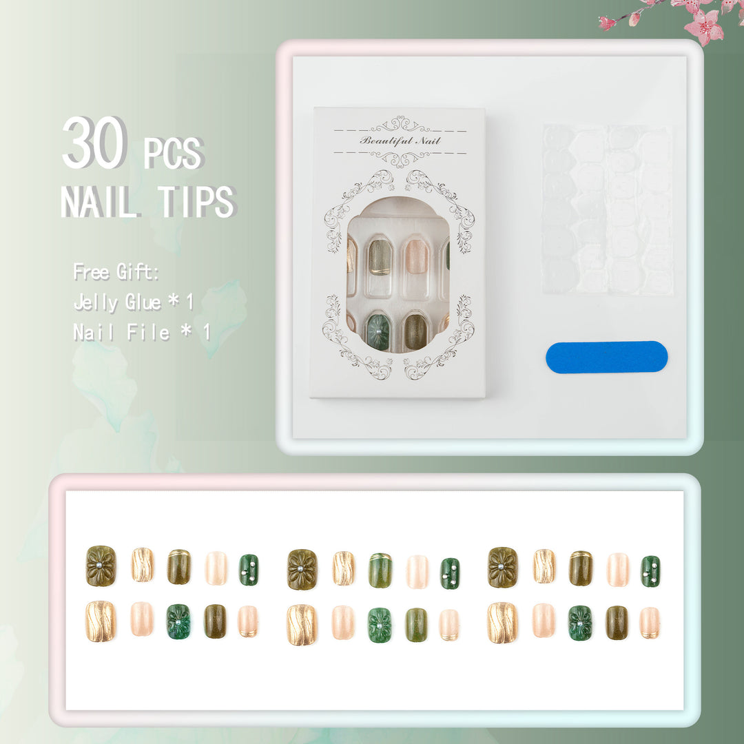 Kreatives Nagelset Karnz