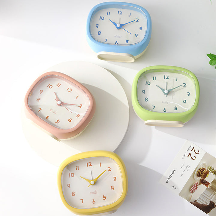 Tischuhr Im Modernen Retro-Design Karnz