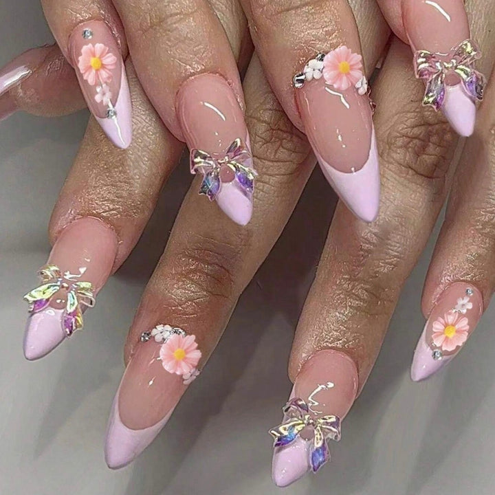 Nagelkunstset mit eleganten 3D-Blüten- und Glitzerverzierungen Karnz