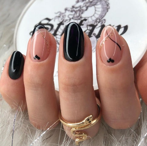 Trendiges abstraktes Nagelkunst-Set Karnz