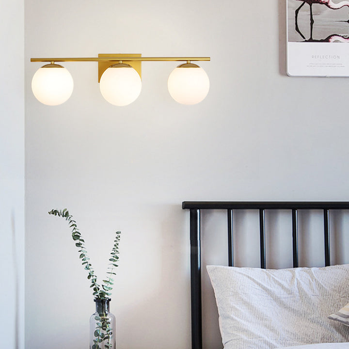 Moderne Drei-Glühbirnen-Wandlampe