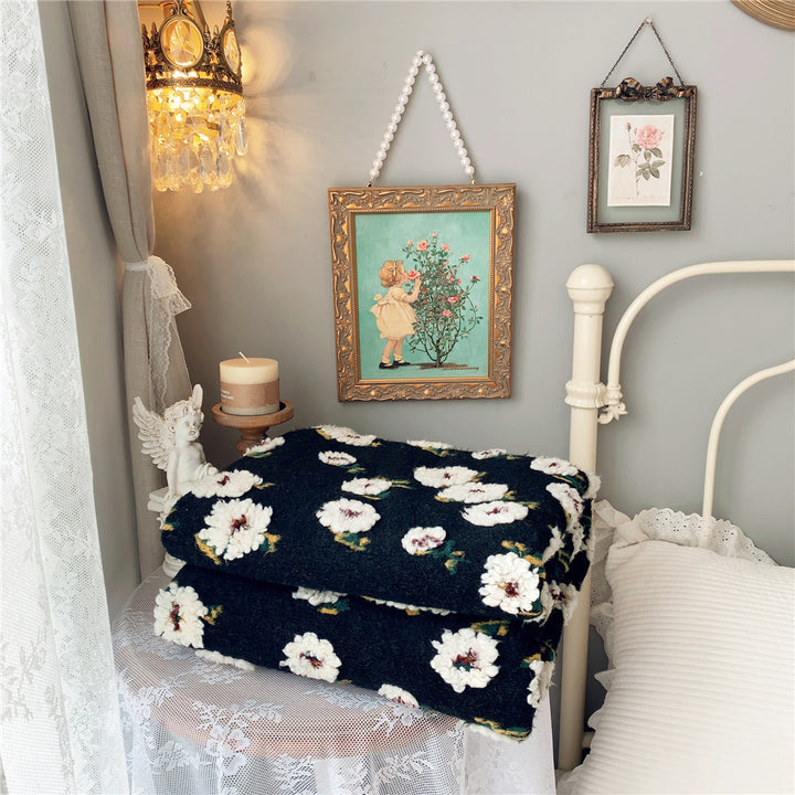 Vintage Floral Chenillewurfdecke mit plüschiger Häkelapplikation