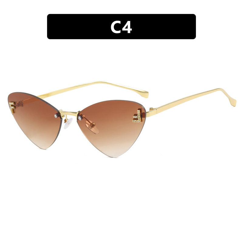 Damen extravagante Cat-Eye Sonnenbrille mit funkelnden Details Karnz