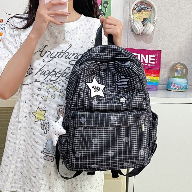 Stylischer praktischer Rucksack mit Karomuster Karnz