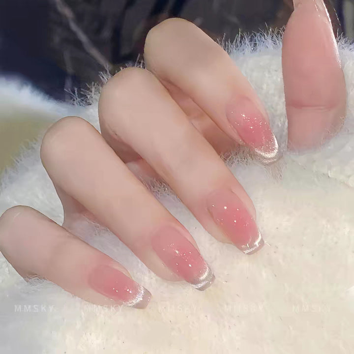 Elegante Kunstnägel mit Funkelndem Glitter und Französischer Spitze Karnz
