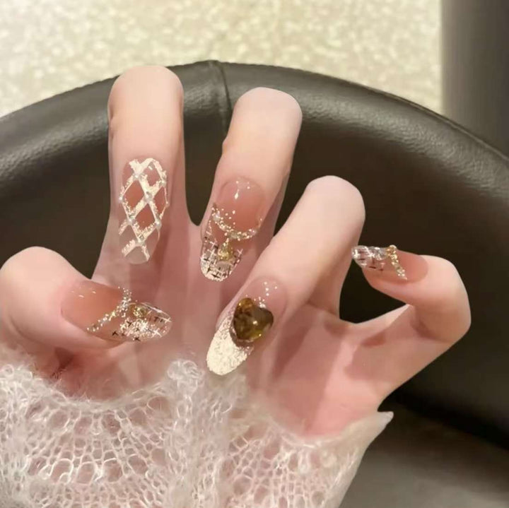 Luxuriöse dekorative Press-On Nagelerweiterungen Karnz