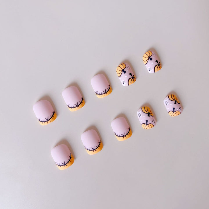 Halloween Kunstnagelset mit niedlichen Kürbis- und Geistermotiven Karnz